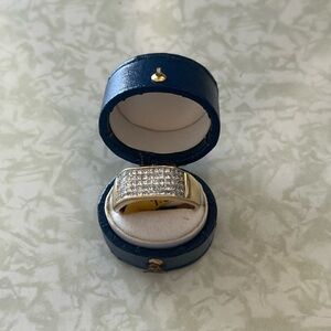 Elegant 14K yellow Gold diamond  Women's Ring